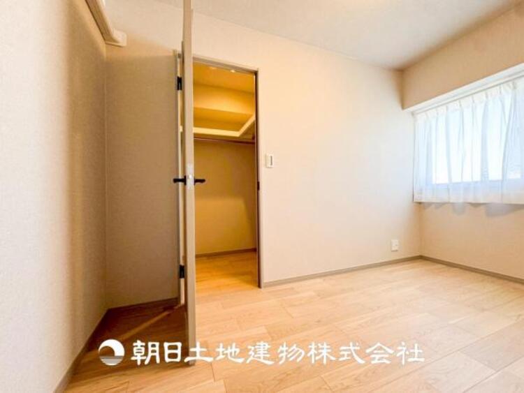 収納 【WIC】収納に便利なウォークインクローゼットがあり、衣類をまとめてしまえるので管理がしやすいです。