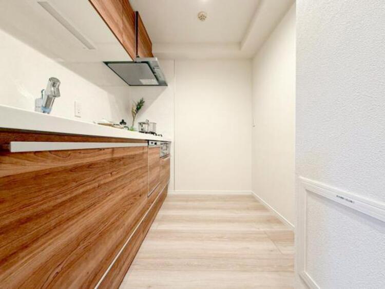 キッチン 【キッチン】リビングダイニングが見渡せるカウンターキッチン！　お料理をする人も開放感が心地いいです。