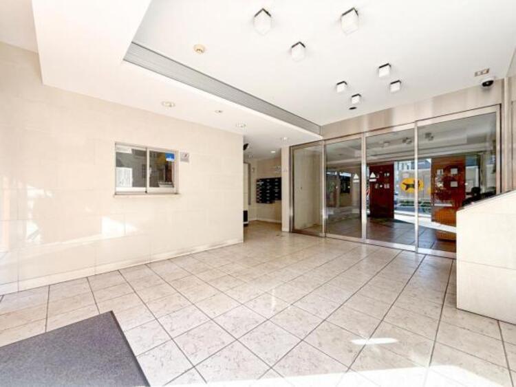 その他 【エントランス】重厚感の溢れるエントランスはマンションの顔！帰宅時、来客時に誇れる空間を演出します！