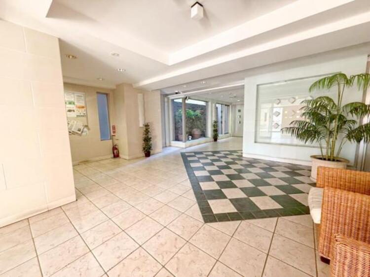 その他 【エントランス】重厚感の溢れるエントランスはマンションの顔！帰宅時、来客時に誇れる空間を演出します！