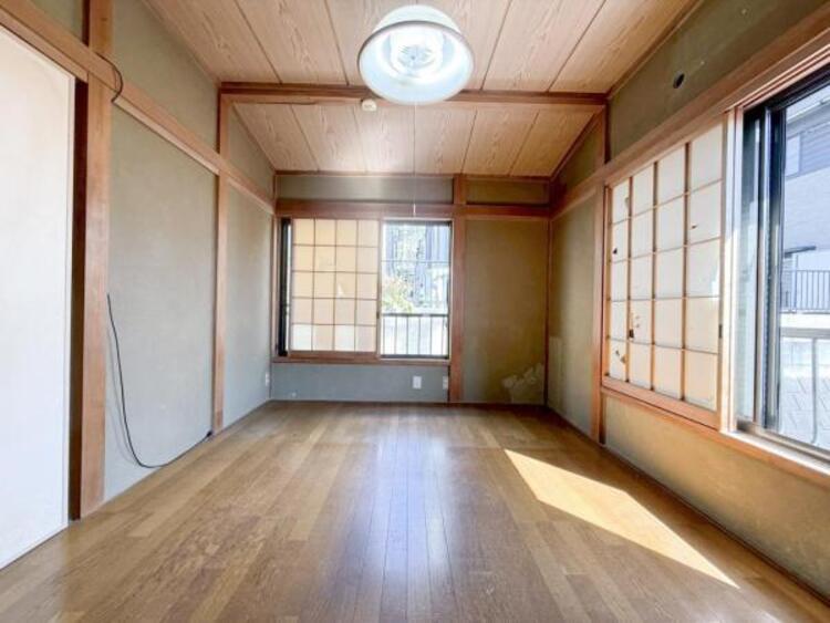 内装 ゆったりと寛げる広々バスで足を伸ばしてリラックス。　最新のユニットバスは設備も充実です。 