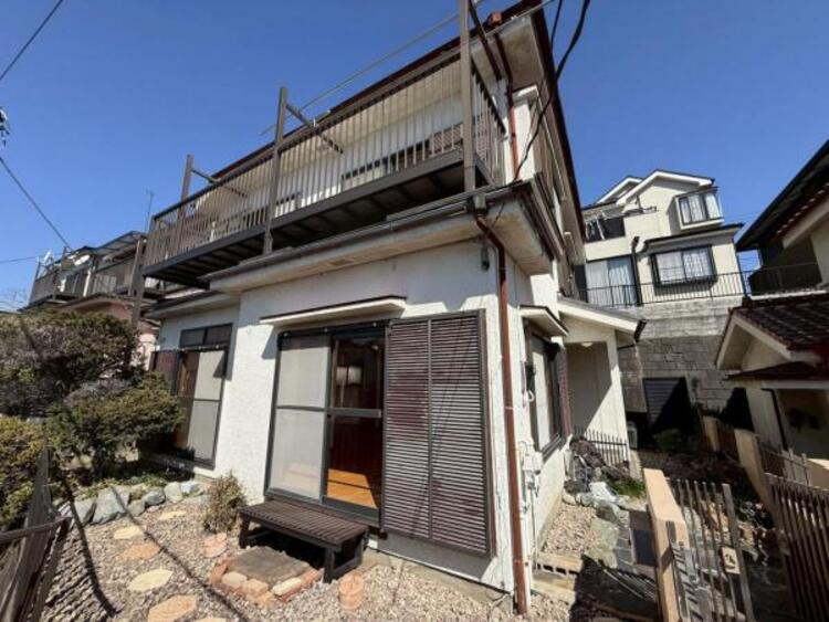 外観 住みやすさとデザイン性を両立させた欲張りな住宅が登場しました　相反しがちなことが相互作用でより良質に！本物だけが表現することができる質の高い機能美はよきものをつなげた古くからの伝統と最新技術の結晶です																			 