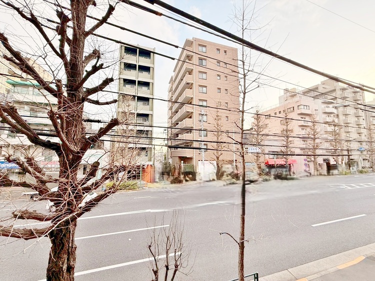 バルコニー 頬をなでる、優しい風を感じることが出来ます。