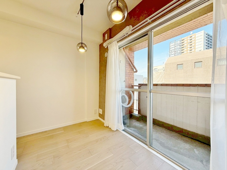 居間 飾り過ぎないシンプルな内装と偏り過ぎないデザインで統一しました。