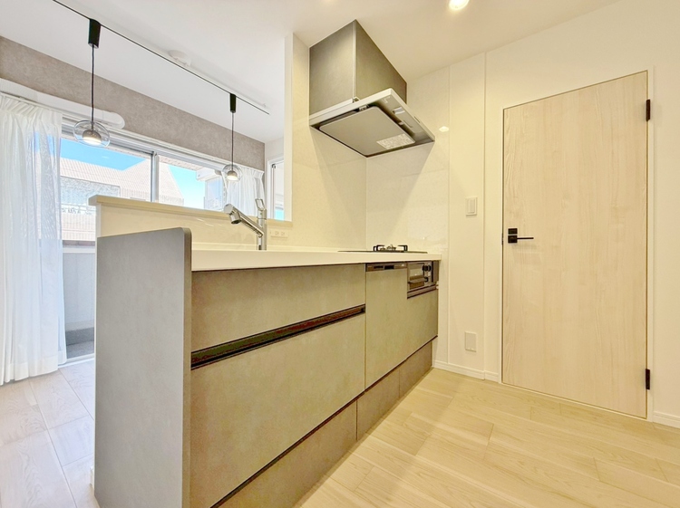 キッチン 洗練されたスタイリッシュなデザイン性と使いやすさを備えた仕様。