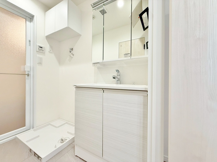 洗面 何かと物が増える場所だからこそ、スッキリと見映えの良い空間に。