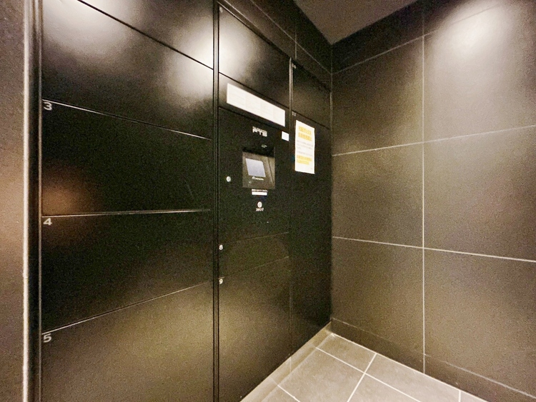 設備 共用部分の宅配ボックスです。留守中の荷物受け取りもできるので、安心して外出ができますね。