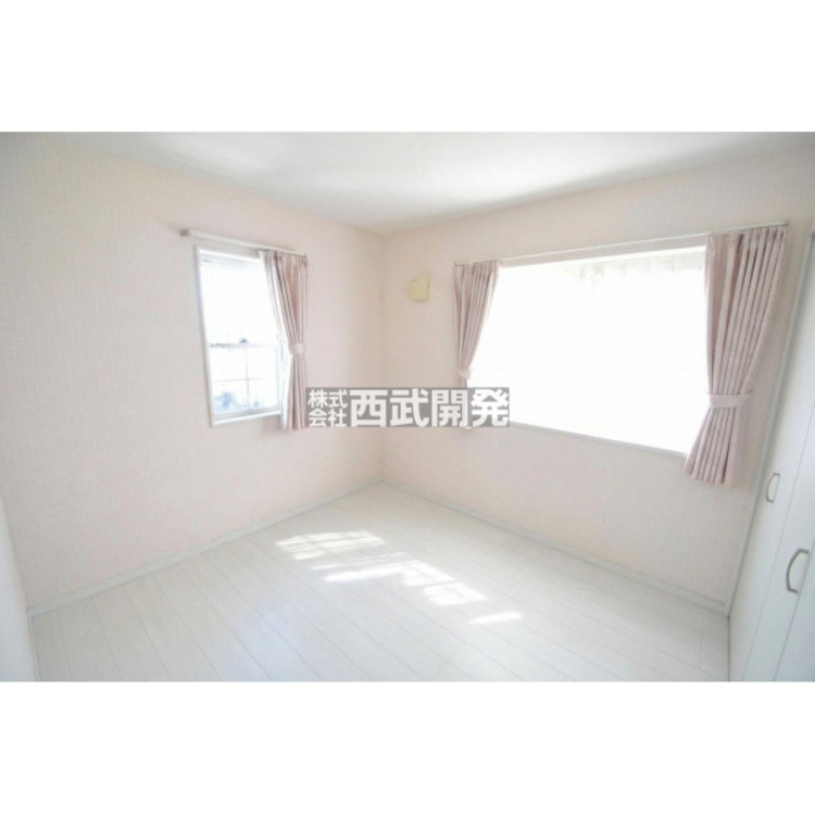 内装 AIにより家具を消す加工をしています