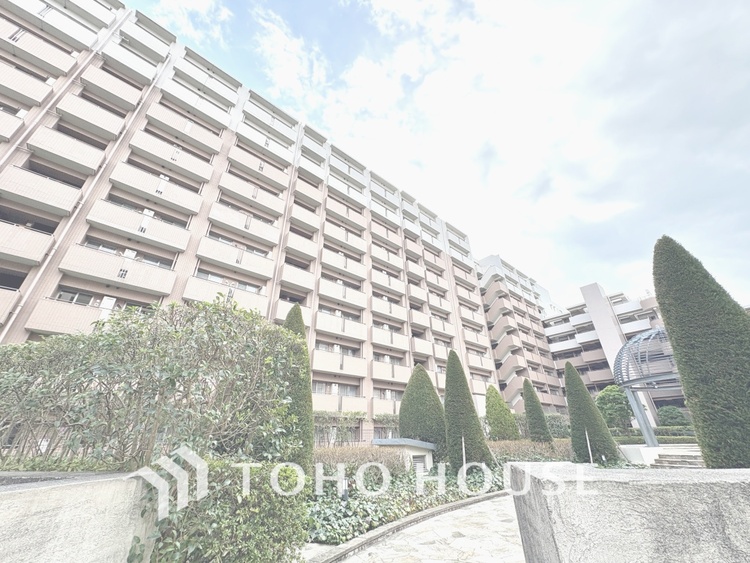 外観 【APPEARANCE】◆陽光◆が差し込む。この開放的な空間に家族の笑顔が集う。家族が一緒に過ごす空間は明るく、そして居心地よく。