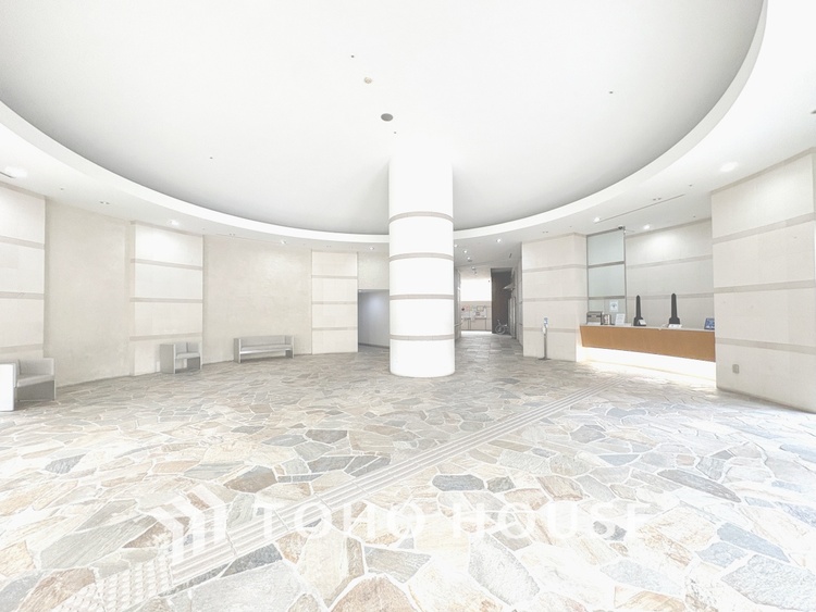 その他 【ENTRANCE】◆そびえ立つ◆我が家のシンボル。遠くの空が赤く染まる夕べが待ち遠しい。