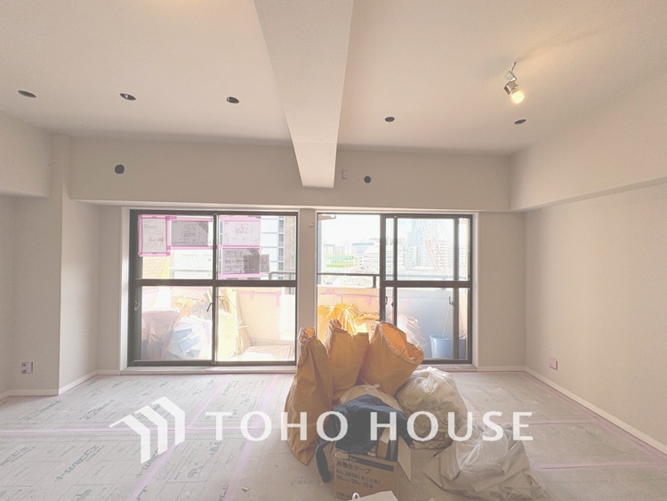 内装 現在改装中◆simple is best◆無駄のない綺麗なつくりのリビングルームであなただけの暮らしを。