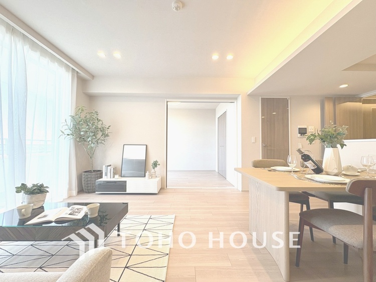 内装 【LIVING】◆陽光◆が差し込む。この開放的なLDKに家族の笑顔が集う。家族が一緒に過ごす空間は明るく、そして居心地よく。