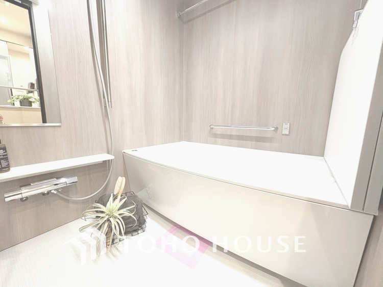 風呂 【BATHROOM】◆プライベートな空間◆simpleだからrelaxできるんです。こころもからだもキレイさっぱり。