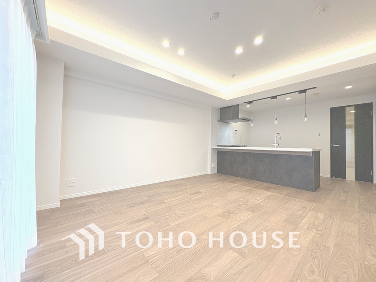 内装 【LIVING】◆扉を◆開くとこの景色。家族の”おかえり”の声が聞こえてきそう。