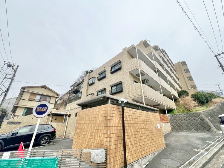 その他 飽きのこないシンプルモダンな外観です。