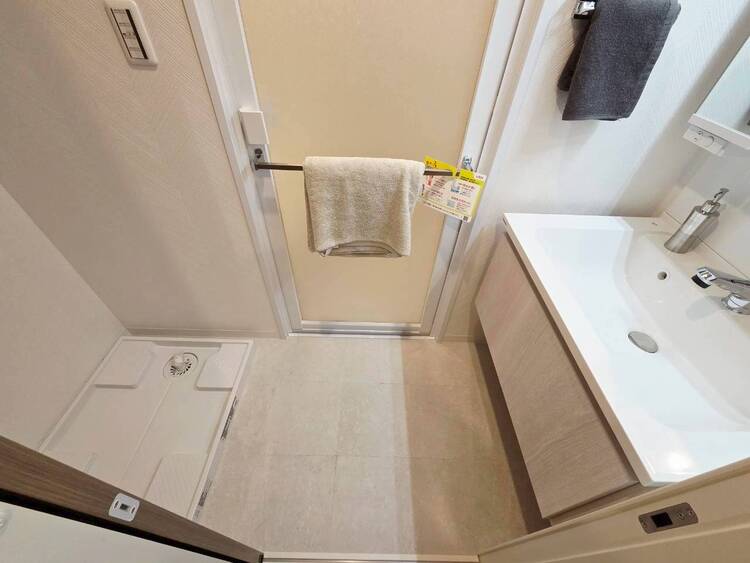 その他 十分な広さの脱衣所。