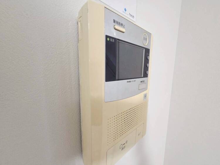 その他 誰が来てもわかる様にモニター付きインターホンを設置。