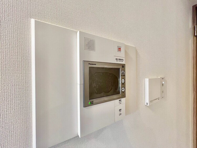 その他 誰が来てもわかる様にモニター付きインターホンを設置。