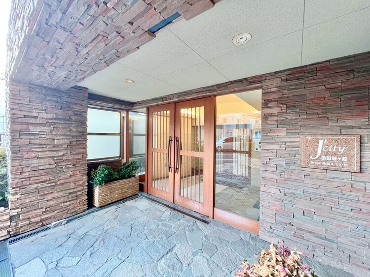 その他 上質感漂う玄関アプローチです。