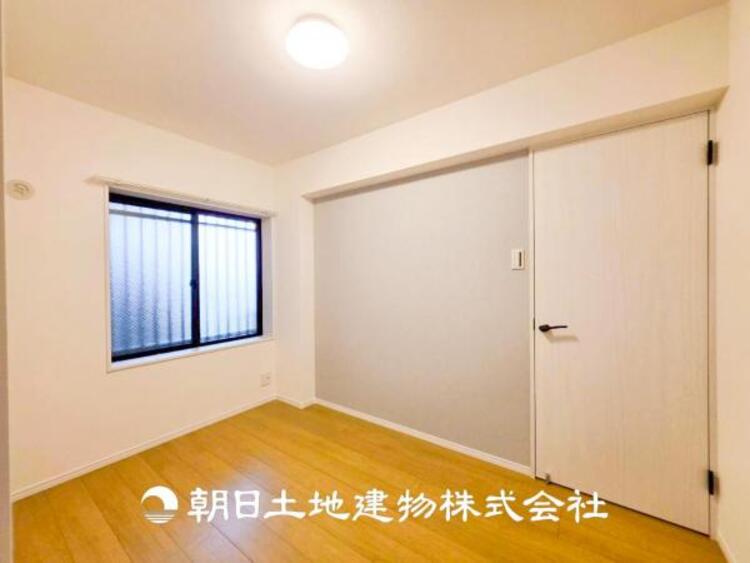 内装 【居室】設計者のセンスが求められる大切な空間だからこそ、落ち着いて過ごせる癒しと寛ぎの空間が欲しい。そんな願いを叶えました。