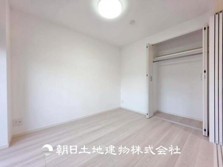 内装 【居室】設計者のセンスが求められる大切な空間だからこそ、落ち着いて過ごせる癒しと寛ぎの空間が欲しい。そんな願いを叶えました。