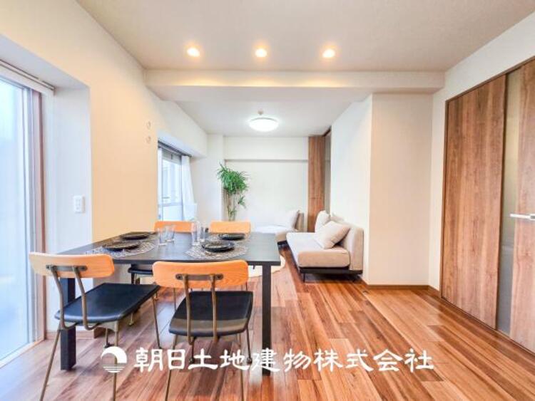 居間 【リビング】何気なく過ぎる時でさえも上質なひと時となる快適な空間を目指しております。