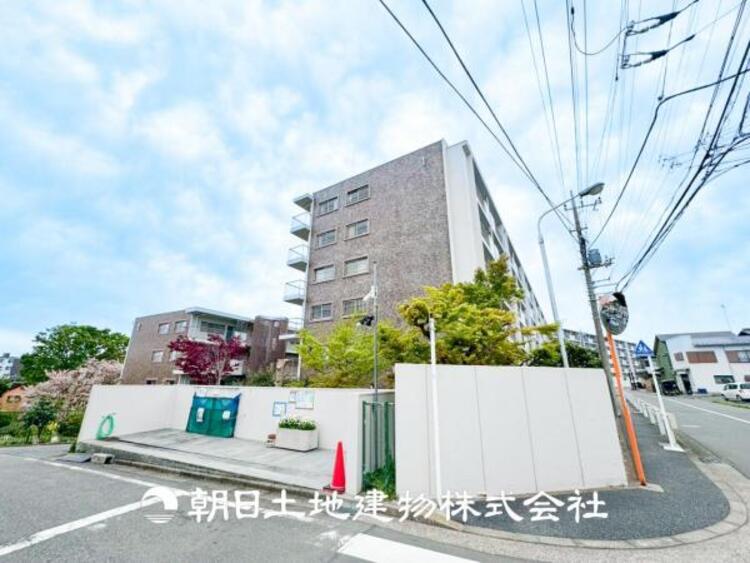 外観 【外観写真】特別な空間はたくさんの光を浴び、風を感じ、暮らしの時間を豊かにしてくれます。デザインされた空間と充実した建物と共に大切な家族の思い出を刻んでいきます。