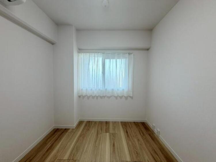 内装 健やかな時間を過ごせるプライベートルームはとても大切です！！インテリアにも合わせやすいカラーリング！それぞれの居室に思い思いのコーディネートをしてより空間を演出することでよりいっそう大事にな空間に！