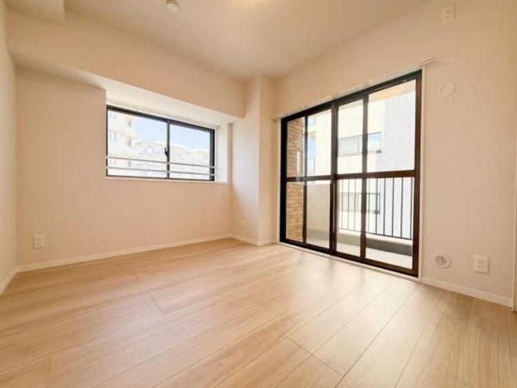 内装 自分の時間を充実させながら心豊かにできるプライベート空間！！穏やかな寛ぎを届ける仕様のゆとりある居室。個室のお部屋が欲しいという要望に応える設計で、過ごす時間が長くてもゆったり落ち着いて過ごせそう！！