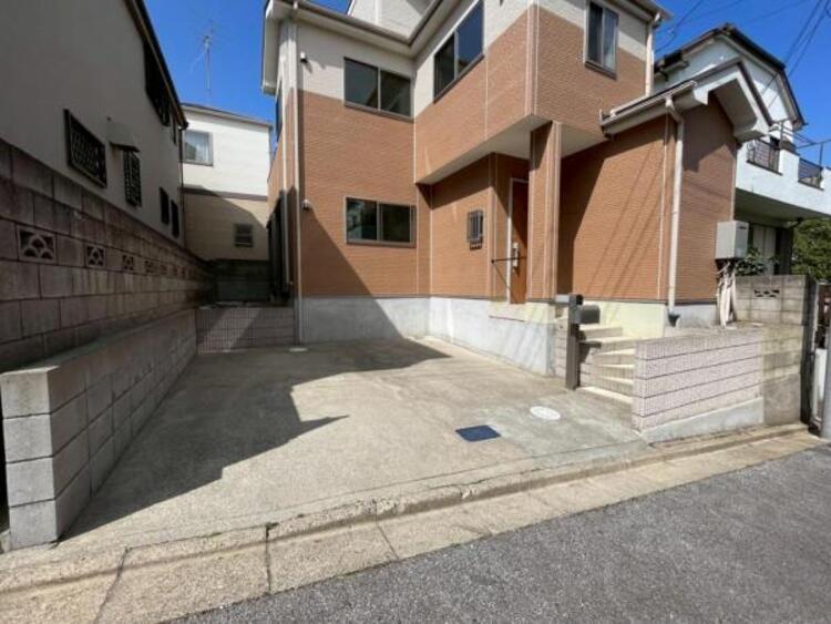 駐車場 カースペース並列2台駐車可能です！