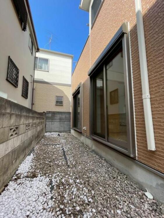 その他 プランターガーデニングやお子様の水遊びを楽しめるお庭スペース