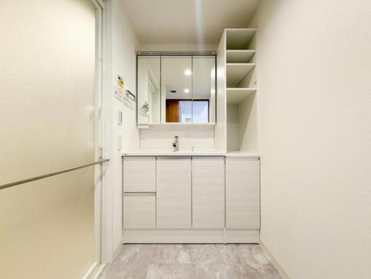 洗面 【洗面化粧台】慌ただしい1日が始まり、充実した1日の終わりを締めくくる洗面所。