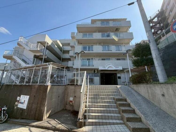 外観 家の良し悪しだけではなく周辺環境も重要なポイントとなります！ご案内時に周辺環境もご案内いたします！流行に左右されず将来にわたって価値が継続する佇まい！良好な住環境が保たれたエリアで新生活を過ごせます 