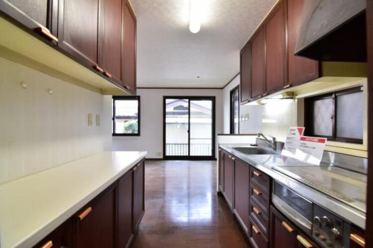 キッチン キッチンは毎日使う場所だから、忙しいときでも使いやすく、いつもキレイに保ちたい。等身大のわが家らしい、ぴったりのキッチン。