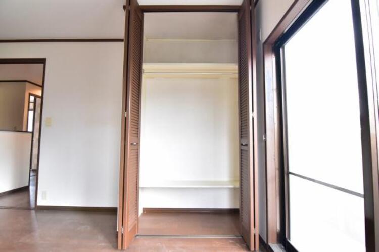 収納 部屋に備えられたクローゼット。普段使わないものなども収納可能ですので、居室を広く使うことが出来ます。