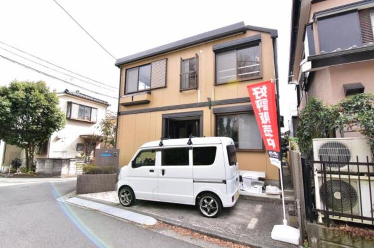 駐車場 敷地内に設けられた駐車スペース。 