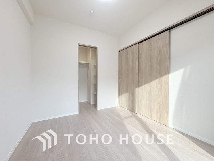 内装 シンプルですっきりとした室内は飽きのこない居心地の良い雰囲気です