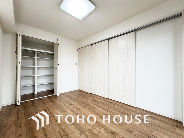 内装 シンプルですっきりとした室内は飽きのこない居心地の良い雰囲気です