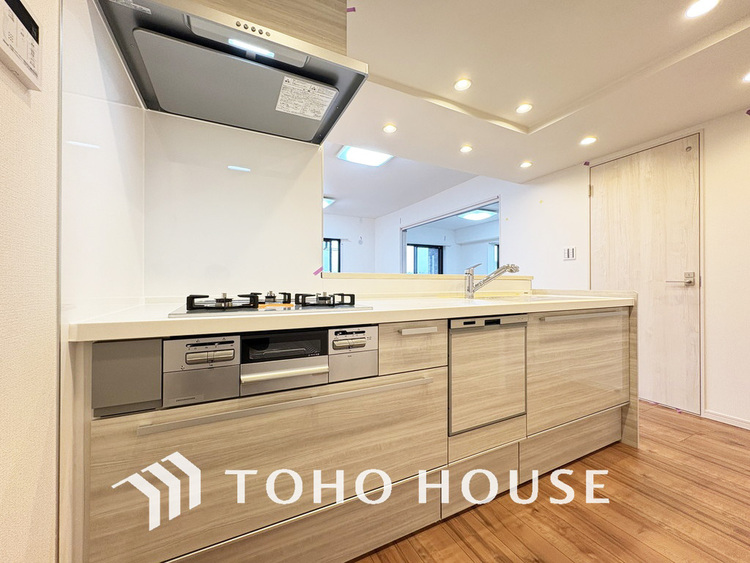 キッチン シンプルな部屋の雰囲気に溶け合うナチュラルキッチン