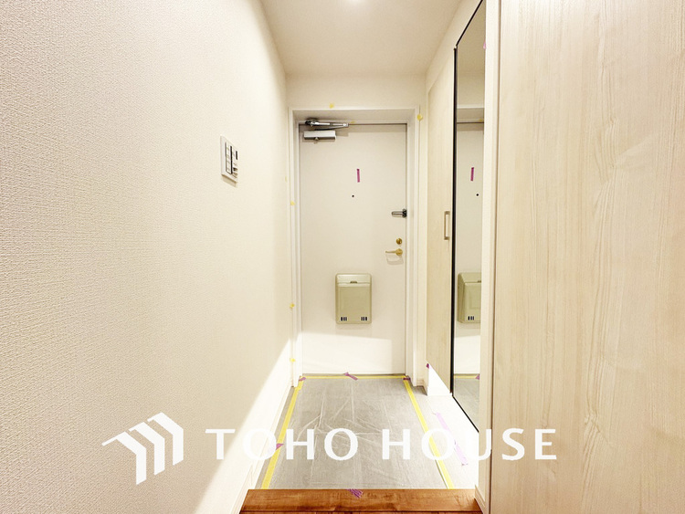 玄関 飾り過ぎないシンプルな内装の玄関