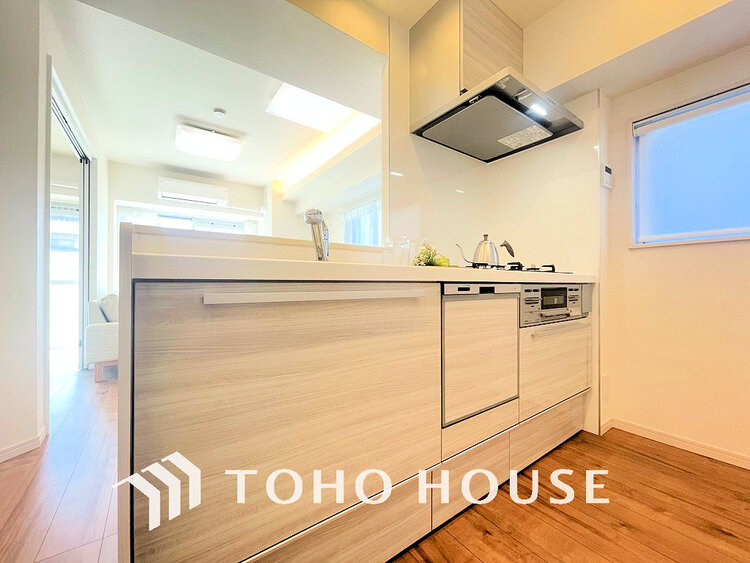 キッチン シンプルな部屋の雰囲気に溶け合うナチュラルキッチン