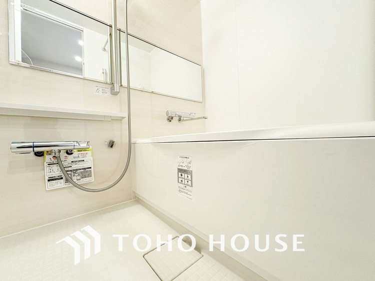 風呂 一日の疲れを癒すバスルームは、心地よいリラックスを叶える清潔感溢れる空間