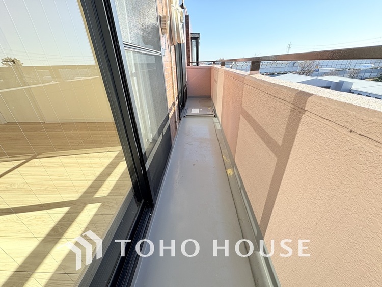 バルコニー 陽当たり良好なバルコニー