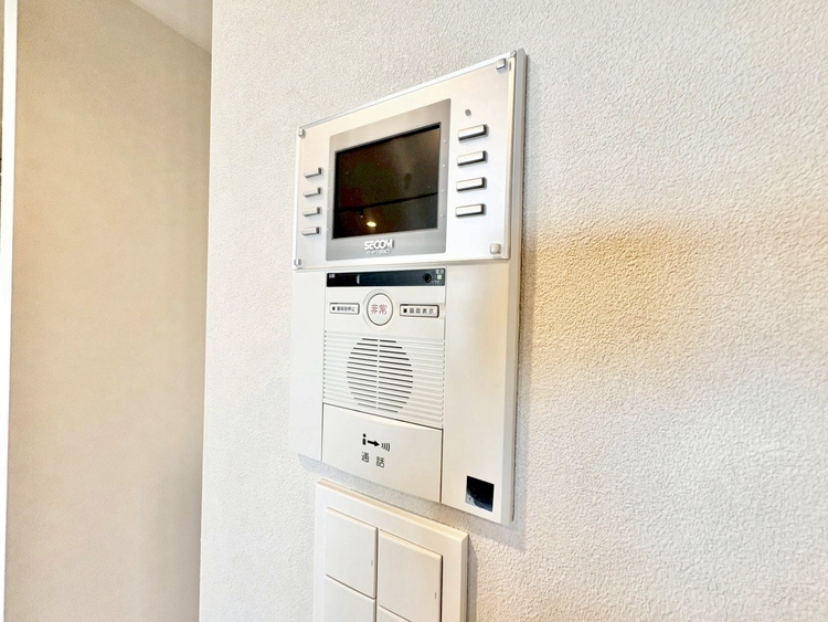 その他 誰が来てもわかる様にモニター付きインターホンを設置。