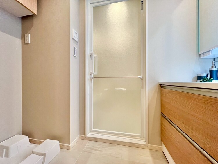 その他 十分な広さの脱衣所。