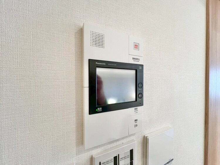 その他 誰が来てもわかる様にモニター付きインターホンを設置。