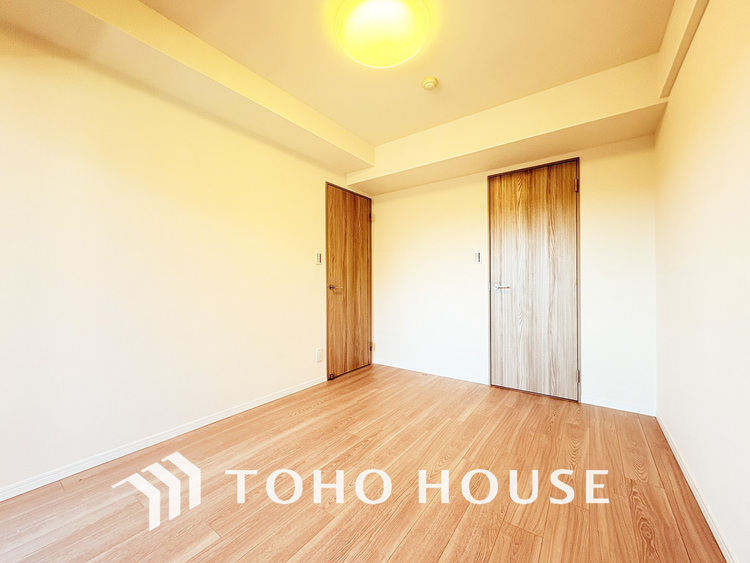 内装 シンプルですっきりとした室内は飽きのこない居心地の良い雰囲気