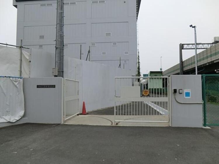 周辺 大田区立羽田中学校　1210ｍ