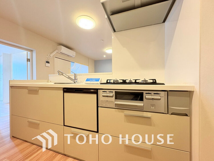 キッチン シンプルな部屋の雰囲気に溶け合うナチュラルキッチン