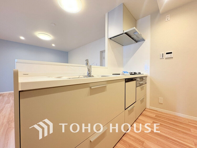 キッチン 落ち着きのあるカラーで統一された清潔感と気品が溢れるキッチン